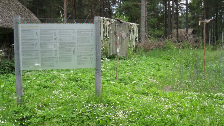 Large garden sign at Sassi Jaani Farm
